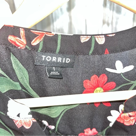 Torrid Georgette Floral Split Neck Blouse - Picture 6 of 6